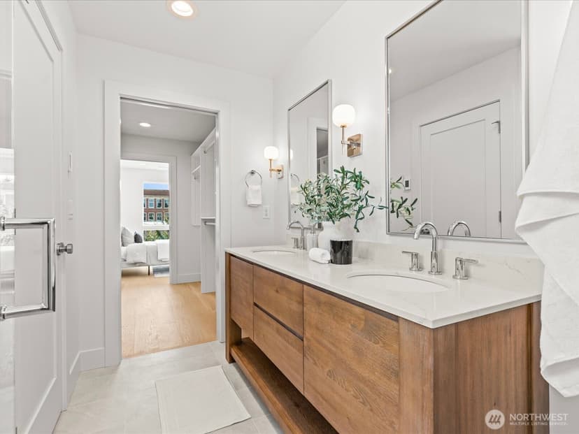 Property photo for 4326 Woodlawn Avenue N #A, Seattle photo 22