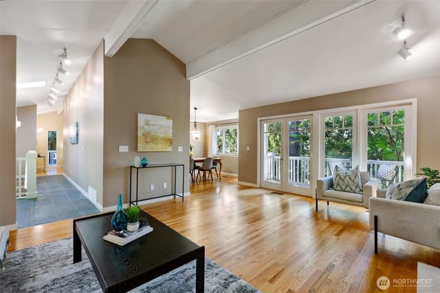 Property photo for 6720 W Mercer Way, Mercer Island photo 4