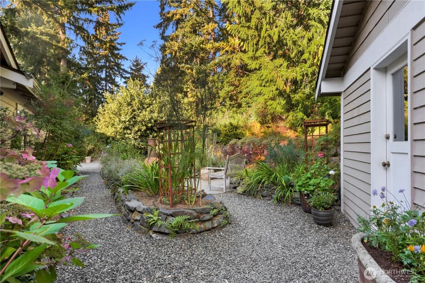 Property photo for 6720 W Mercer Way, Mercer Island photo 33