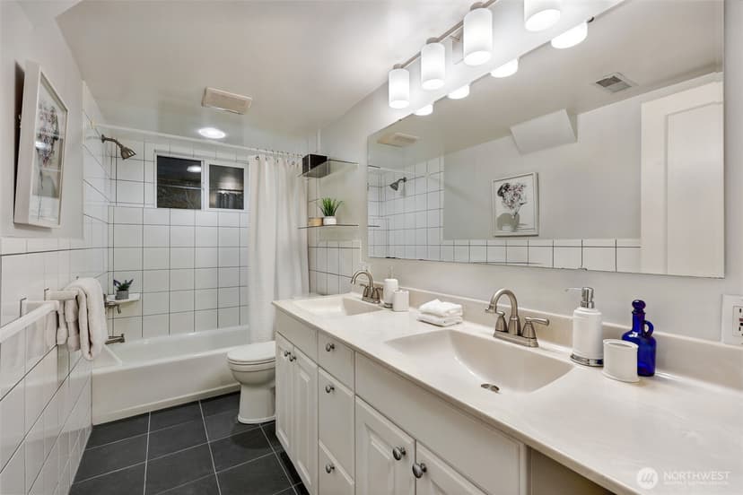 Property photo for 6720 W Mercer Way, Mercer Island photo 28