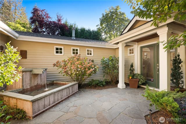 Property photo for 6720 W Mercer Way, Mercer Island photo 2