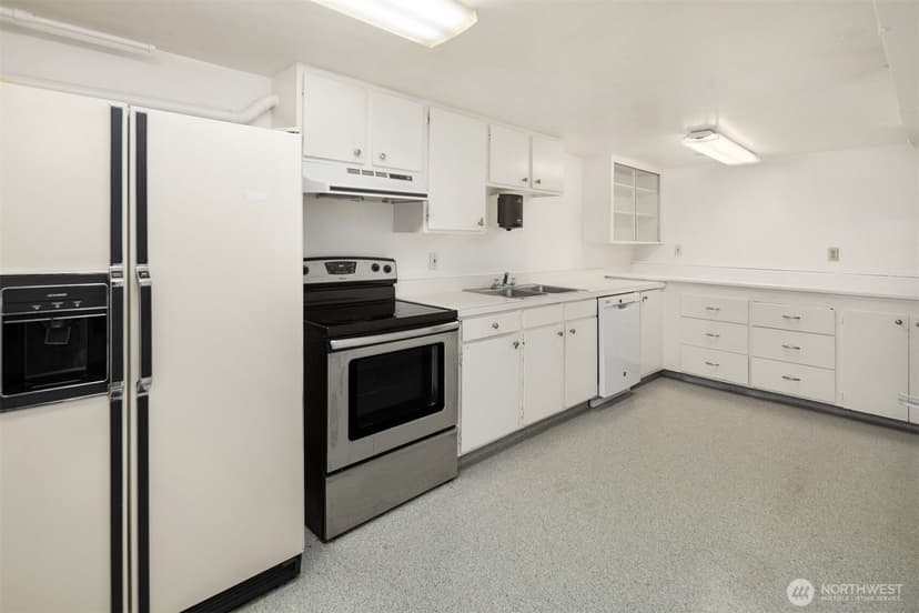 Property photo for 304 N Greenwood Drive, Shoreline photo 15