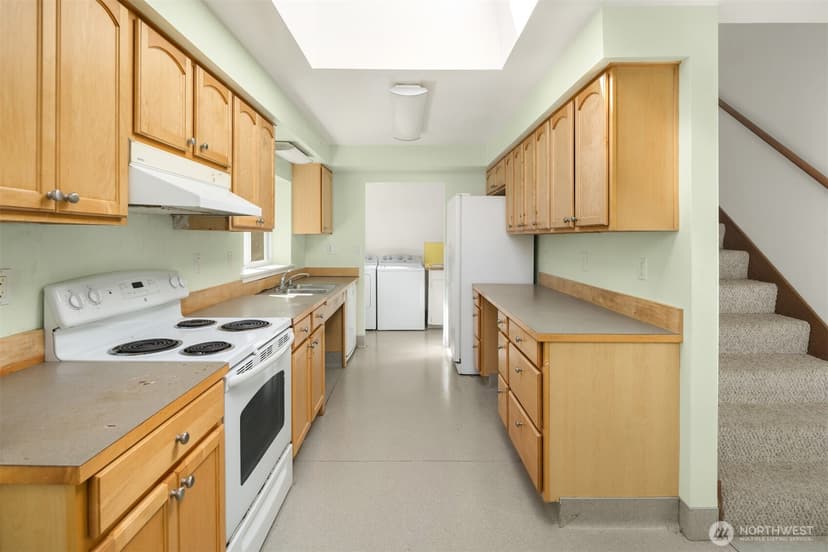 Property photo for 304 N Greenwood Drive, Shoreline photo 5