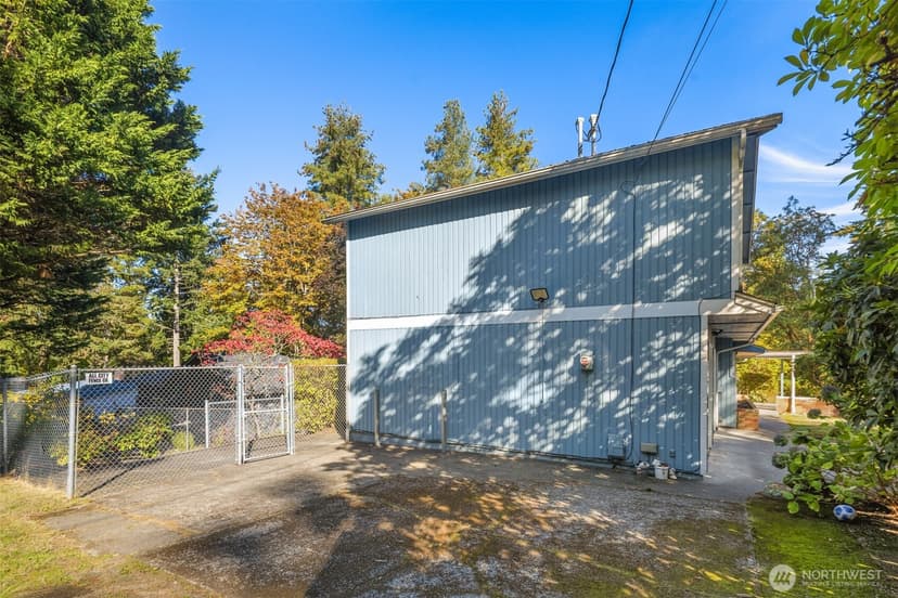 Property photo for 304 N Greenwood Drive, Shoreline photo 21