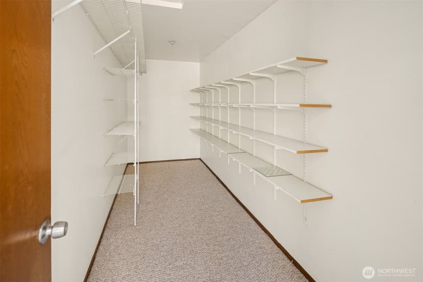 Property photo for 304 N Greenwood Drive, Shoreline photo 13