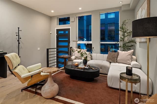 Property photo for 1717 20th Avenue, Seattle photo 5