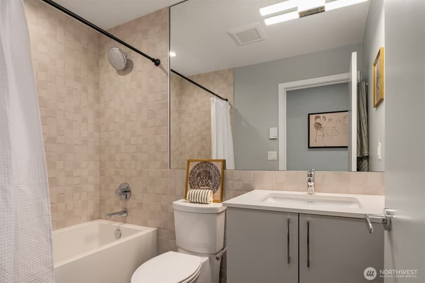 Property photo for 1717 20th Avenue, Seattle photo 13