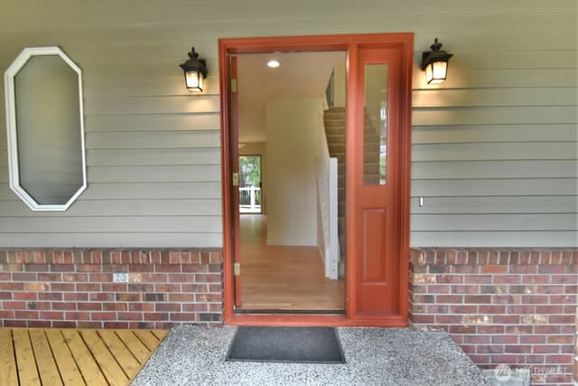 Property photo for 10418 114th Place NE, Kirkland photo 2