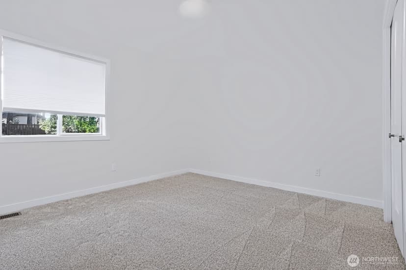 Property photo for 10418 114th Place NE, Kirkland photo 17