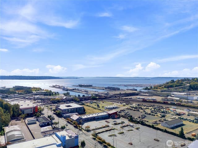 Property photo for 2030 13th Avenue W #101, Seattle photo 2