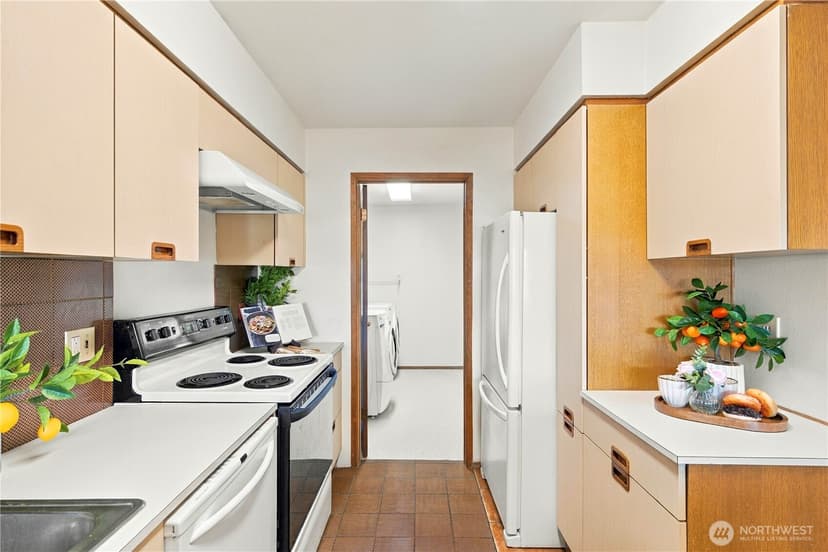 Property photo for 2030 13th Avenue W #101, Seattle photo 12