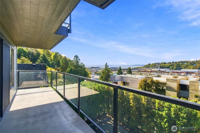 Property photo for 2030 13th Avenue W #101, Seattle photo 5