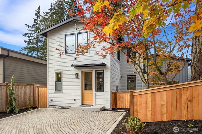 Property photo for 10927 103rd Avenue NE, Kirkland photo 24