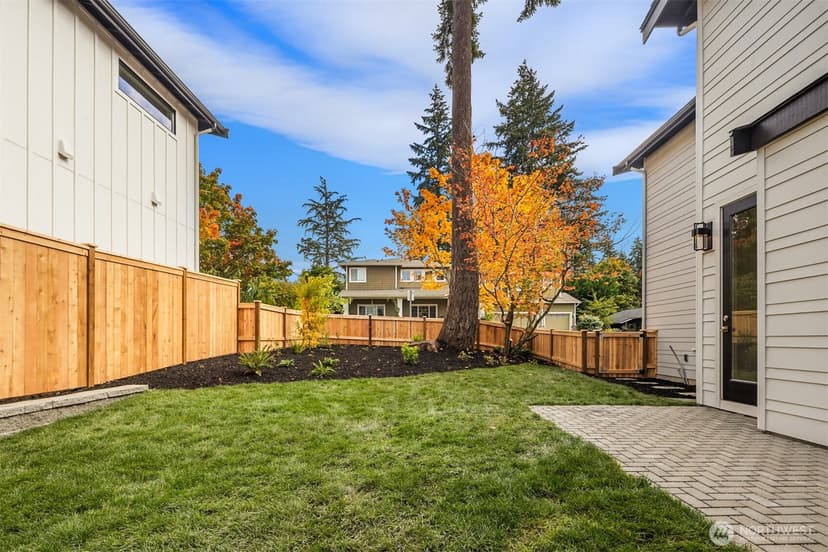Property photo for 10927 103rd Avenue NE, Kirkland photo 20