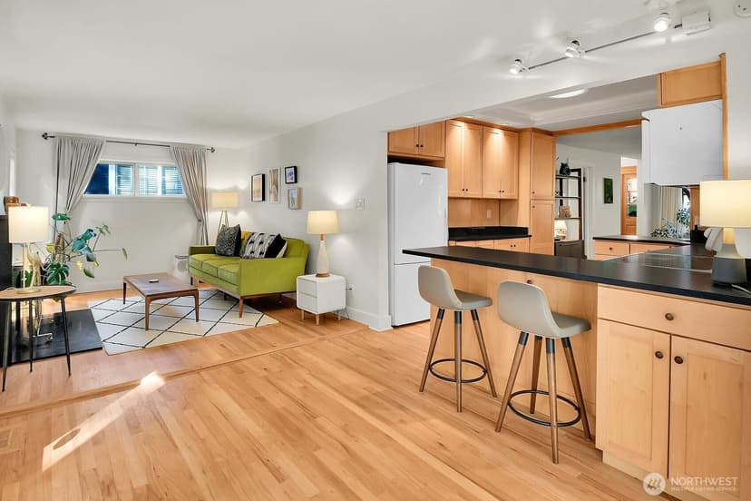 Property photo for 9013 25th Avenue NE, Seattle photo 10
