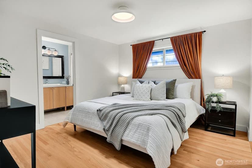 Property photo for 9013 25th Avenue NE, Seattle photo 16