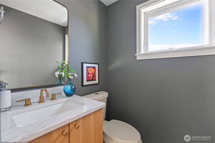 Property photo for 4469 Linden Avenue N, Seattle photo 19