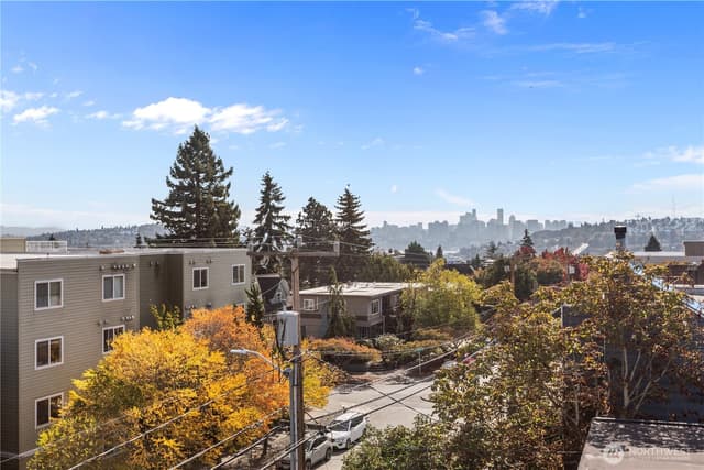 Property photo for 4469 Linden Avenue N, Seattle photo 2