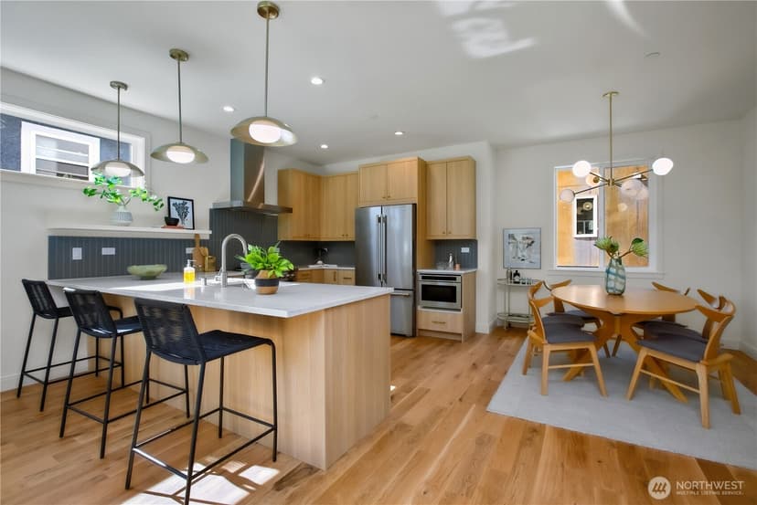 Property photo for 4469 Linden Avenue N, Seattle photo 10