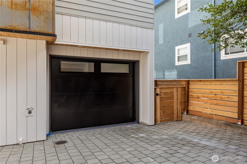 Property photo for 4469 Linden Avenue N, Seattle photo 30