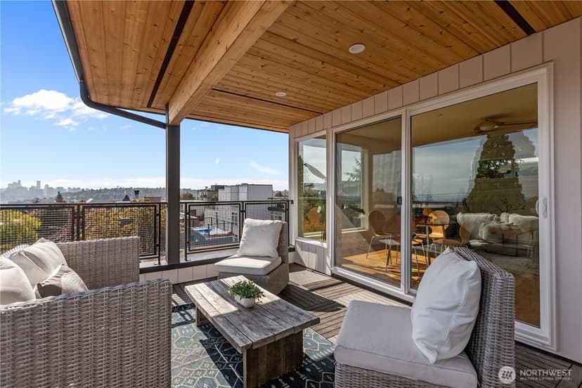 Property photo for 4469 Linden Avenue N, Seattle photo 25