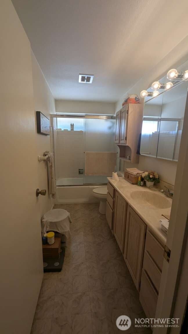 Property photo for 7121 Citrine Lane SW, Lakewood photo 12