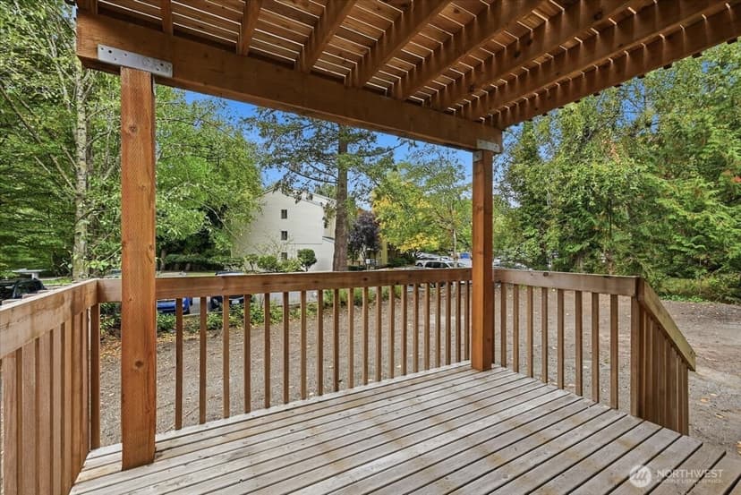Property photo for 19433 28th Avenue NE #B, Lake Forest Park photo 17