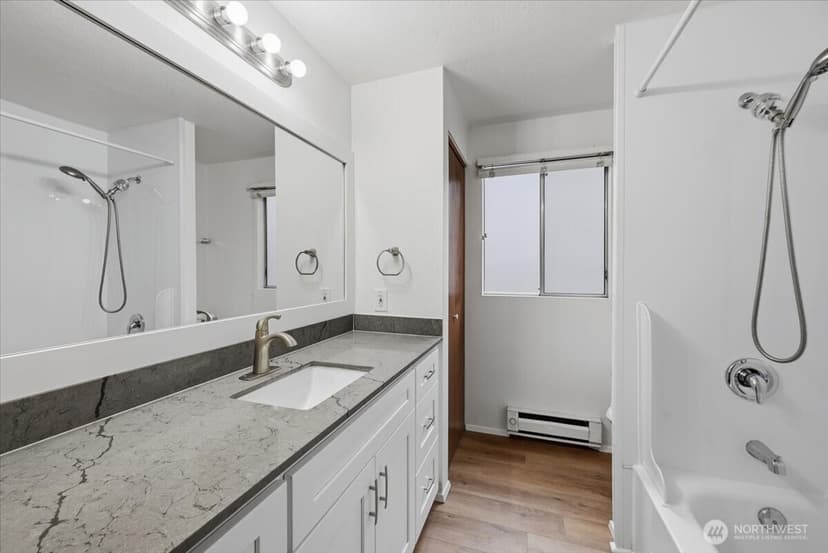 Property photo for 19433 28th Avenue NE #B, Lake Forest Park photo 13