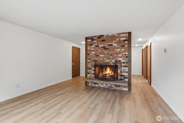 Property photo for 19433 28th Avenue NE #B, Lake Forest Park photo 5