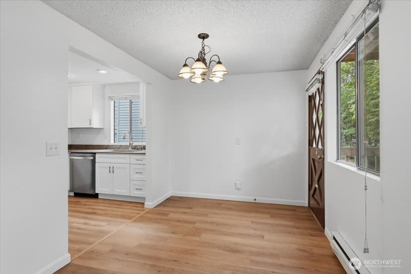 Property photo for 19433 28th Avenue NE #B, Lake Forest Park photo 6