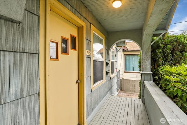 Property photo for 1926 9th Street, Bremerton photo 4