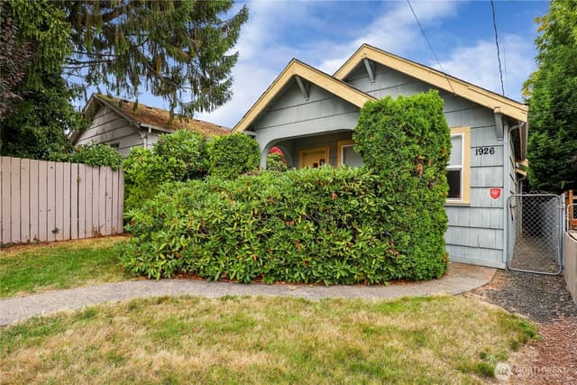 Property photo for 1926 9th Street, Bremerton photo 2