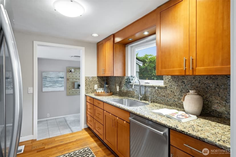 Property photo for 5305 SW Orleans Street, Seattle photo 13