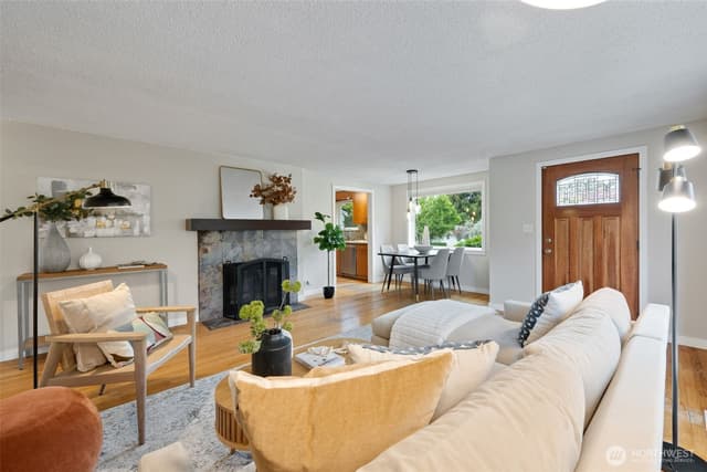 Property photo for 5305 SW Orleans Street, Seattle photo 4
