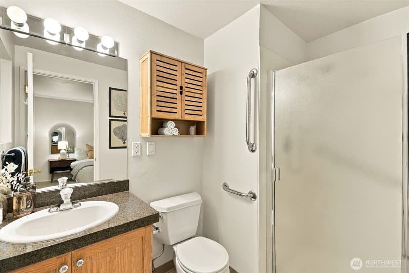 Property photo for 13544 127th Avenue NE, Kirkland photo 14