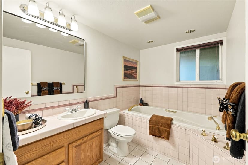 Property photo for 13544 127th Avenue NE, Kirkland photo 28