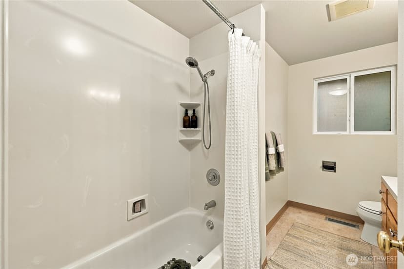 Property photo for 13544 127th Avenue NE, Kirkland photo 18