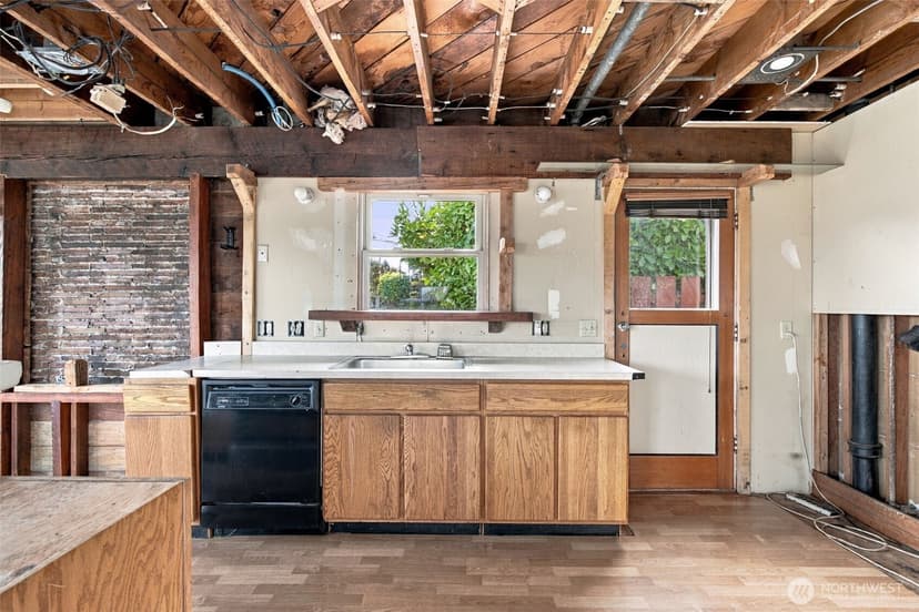 Property photo for 1317 California Avenue SW, Seattle photo 9