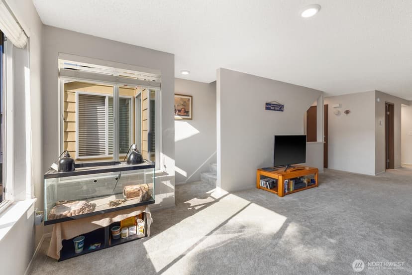 Property photo for 11802 98th Avenue NE #B6, Kirkland photo 5