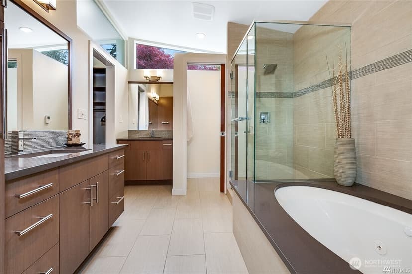 Property photo for 5210 Butterworth Road, Mercer Island photo 14