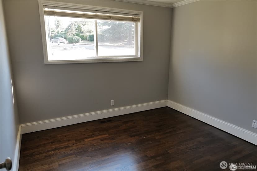 Property photo for 11602 SE 49th Street, Bellevue photo 14