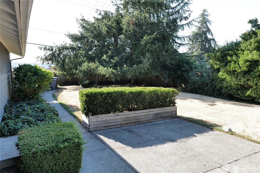 Property photo for 11602 SE 49th Street, Bellevue photo 19