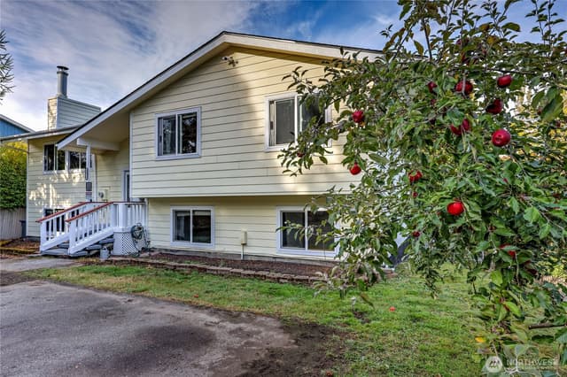 Property photo for 2072 Sidney Avenue, Port Orchard photo 2