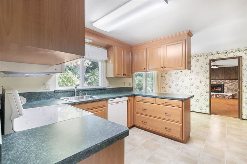 Property photo for 16321 NE 98th Street, Redmond photo 12