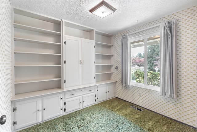 Property photo for 16321 NE 98th Street, Redmond photo 5