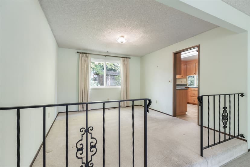 Property photo for 16321 NE 98th Street, Redmond photo 8