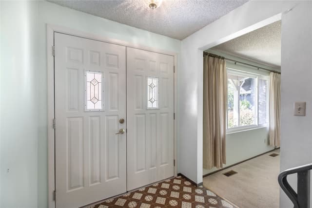 Property photo for 16321 NE 98th Street, Redmond photo 4