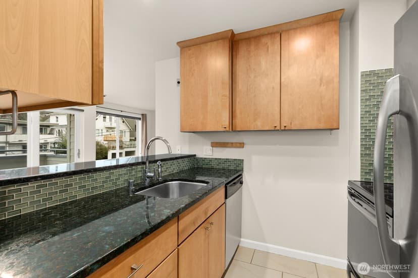 Property photo for 3926 1st Avenue NE #31, Seattle photo 9
