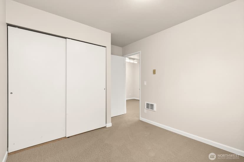 Property photo for 3926 1st Avenue NE #31, Seattle photo 12