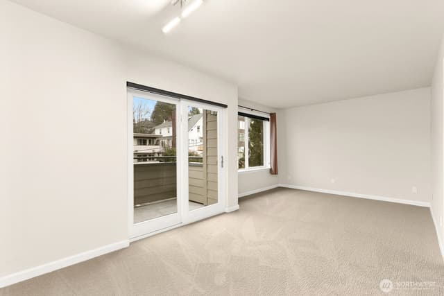 Property photo for 3926 1st Avenue NE #31, Seattle photo 3
